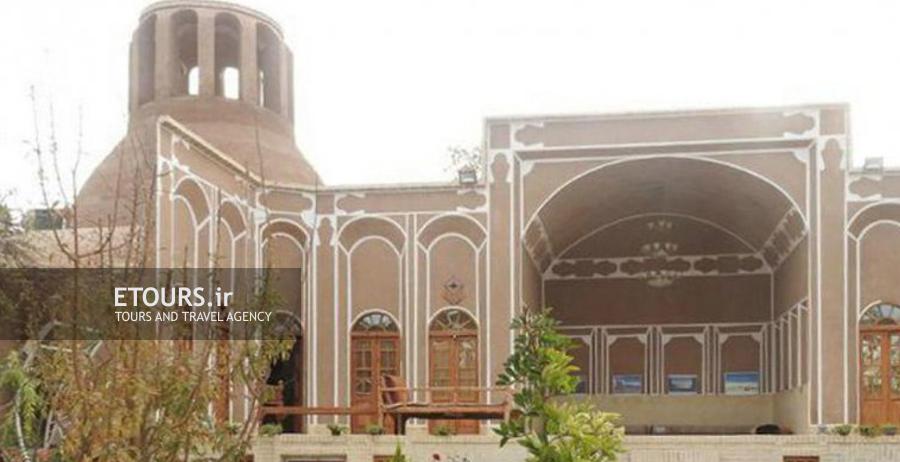 اقامتگاه سنتی سرای جهانگرد