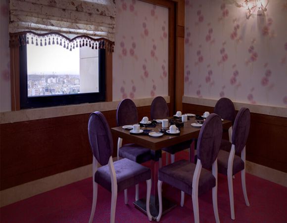 سالن صبحانه ارغوان