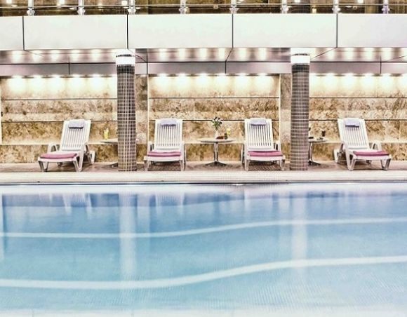 استخر سرپوشیده