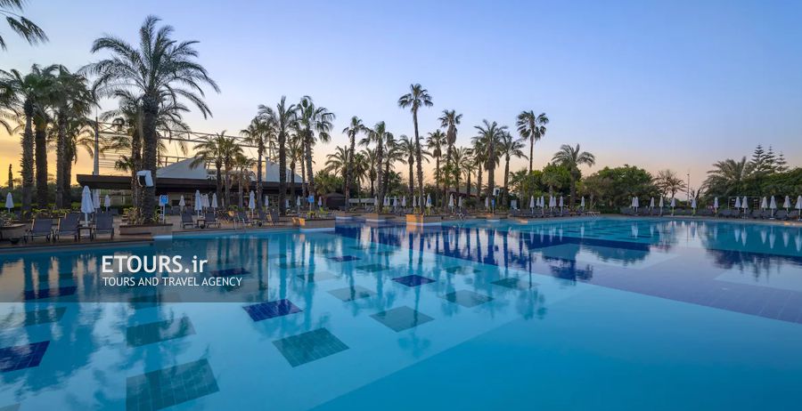 استخر روباز هتل کنکورد