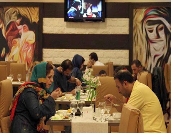 رستوران دلفین