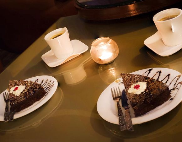 کافی شاپ و لمکده هتل کیانا