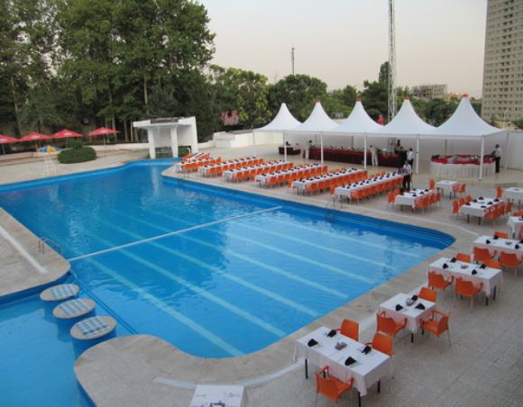 رستوران آبشار